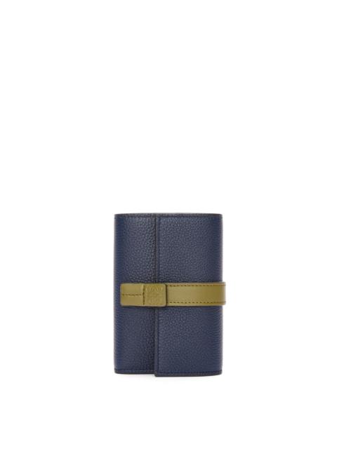 Small vertical wallet in soft grained calfskin