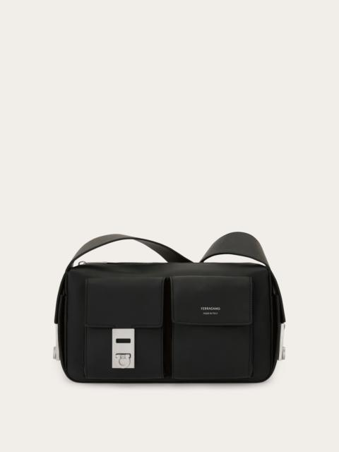 Utility shoulder bag with Hug buckle (M)