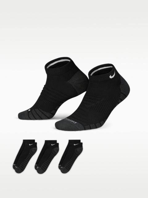 Nike Everyday Max Cushioned Training No-Show Socks (3 Pairs)
