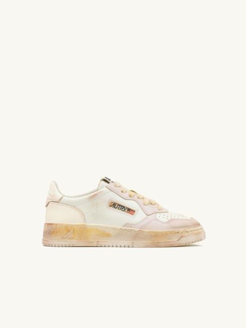 MEDALIST LOW SUPER VINTAGE SNEAKERS IN VANILLA WHITE AND MAUVE LEATHER