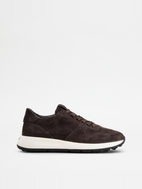 SNEAKERS IN SUEDE - BROWN