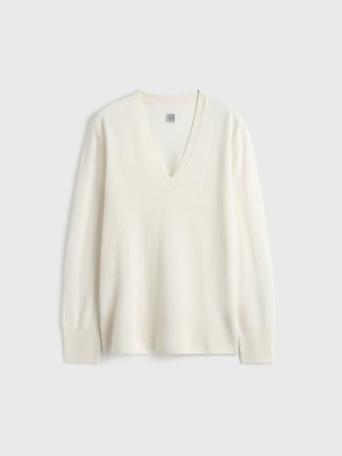 Cashmere V-neck knit ecru
