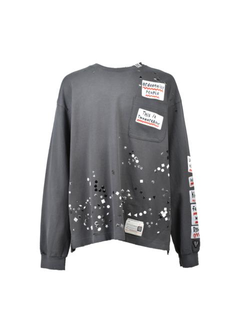 EMBELLISHED STICKER LONG SLEEVES TEE / BLK