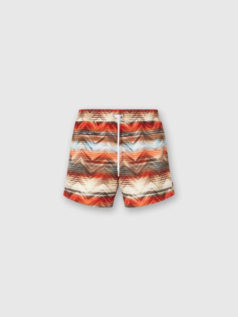 Swim shorts with macro zig zag dégradé print