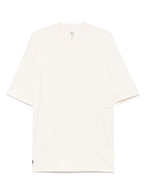 logo-embroidered T-shirt