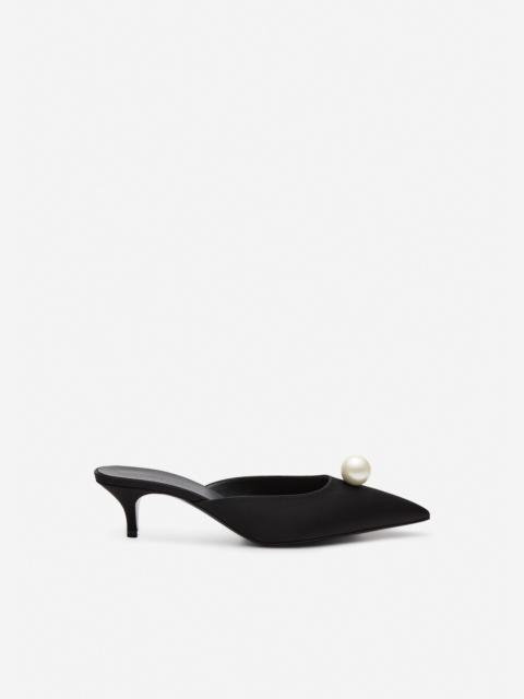 Kitten heel mules with pearl detail in black satin