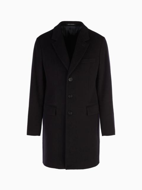 Coat with lapels in beaver cashmere