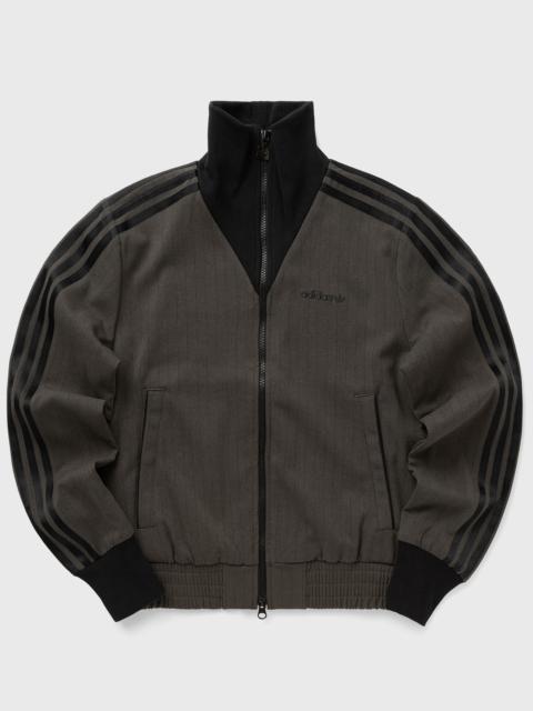 TAILORED TRACKTOP