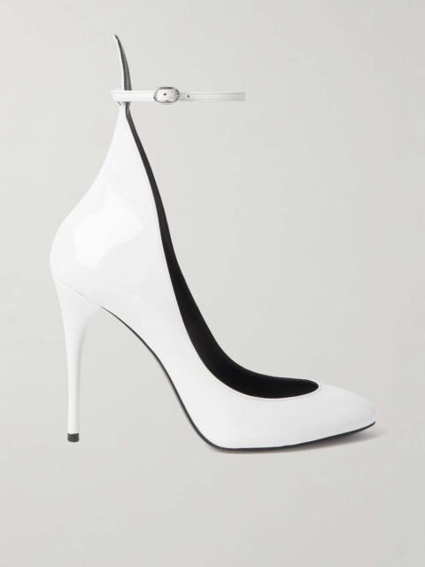 90 patent-leather pumps