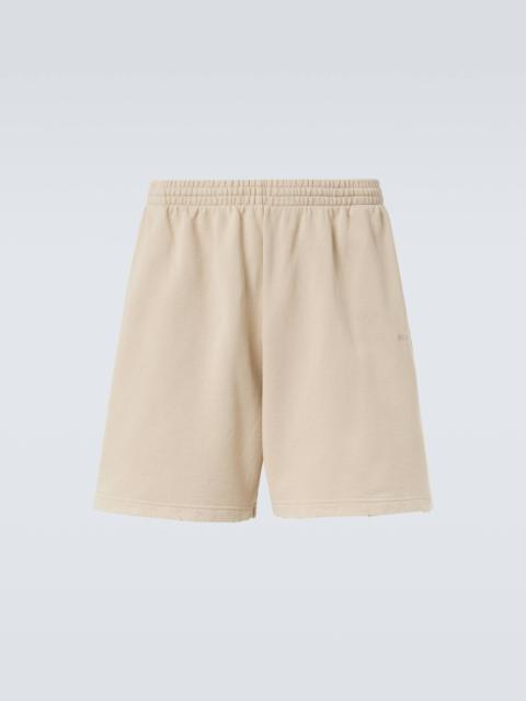 Back distressed logo cotton shorts