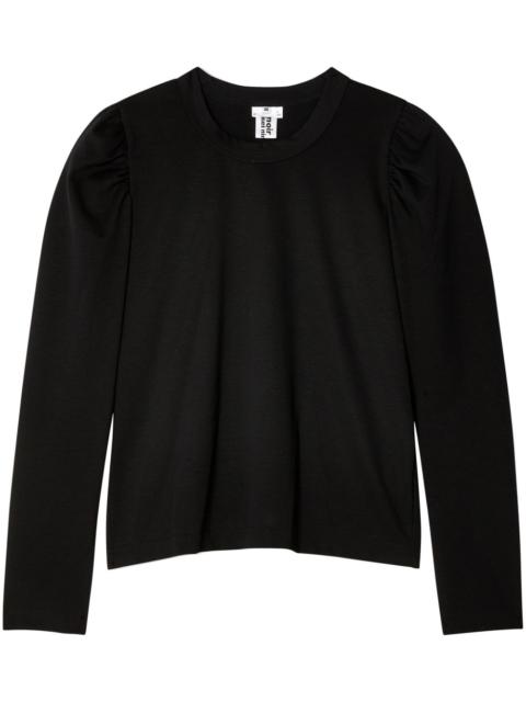 long-sleeved T-shirt