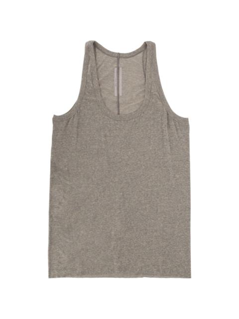 sleeveless T-shirt