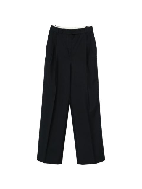 pleated trousers