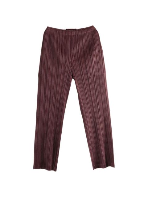 pleated trousers