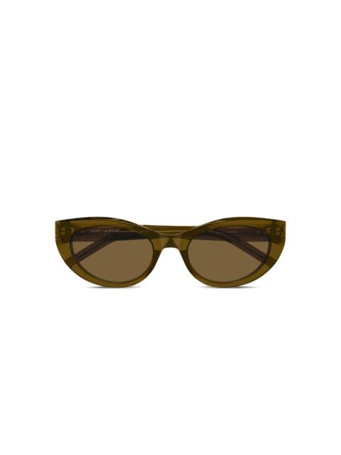cat-eye sunglasses
