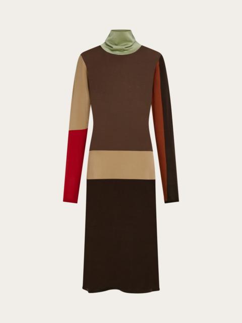 Block color dress