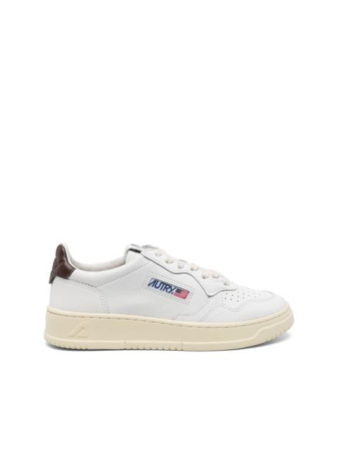 Medalist low-top sneakers