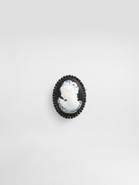 Oval cameo brooch