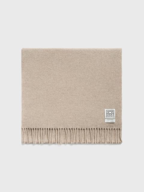 Classic wool scarf light beige mélange