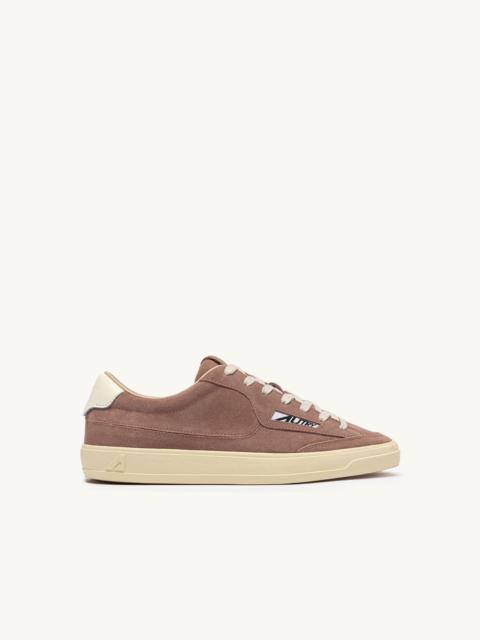 WINDSCAPE LOW SNEAKERS IN PIGEON AND MARSHMALLOW SUEDE