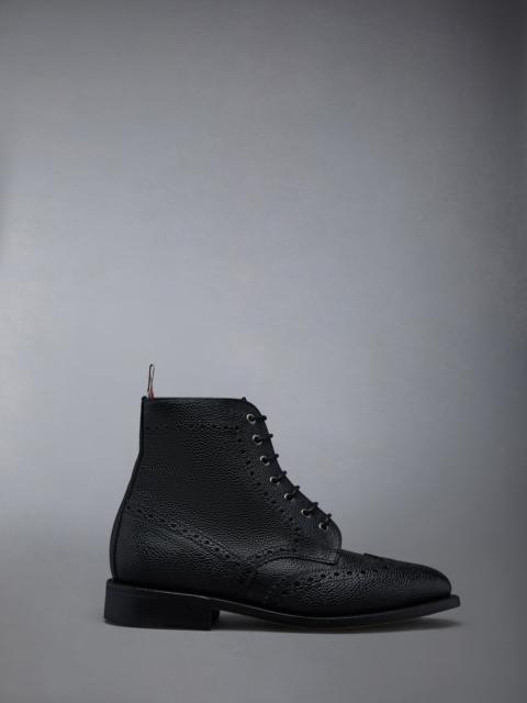 Wingtip Brogue Boot With Leather Sole In Black Pebble Grain