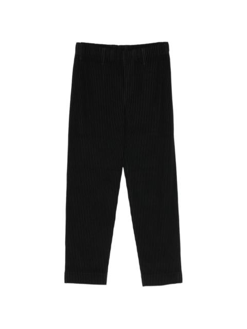 pleated trousers