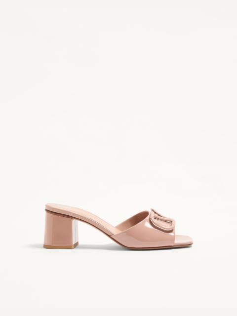 VLOGO SIGNATURE PATENT LEATHER SLIDE SANDAL 60MM