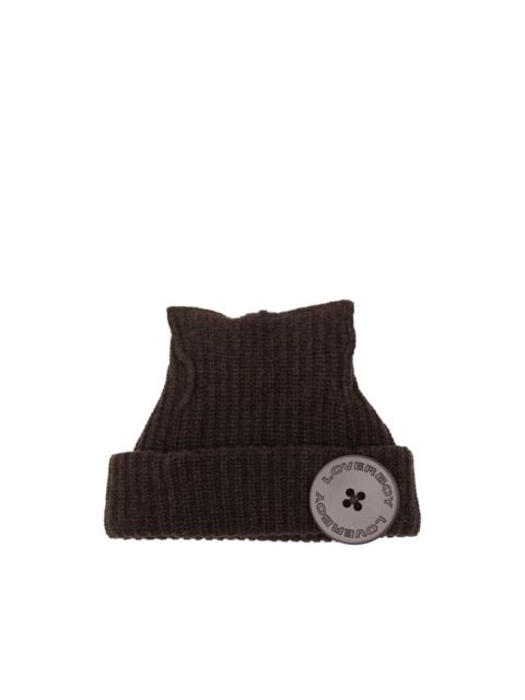 button-detail beanie