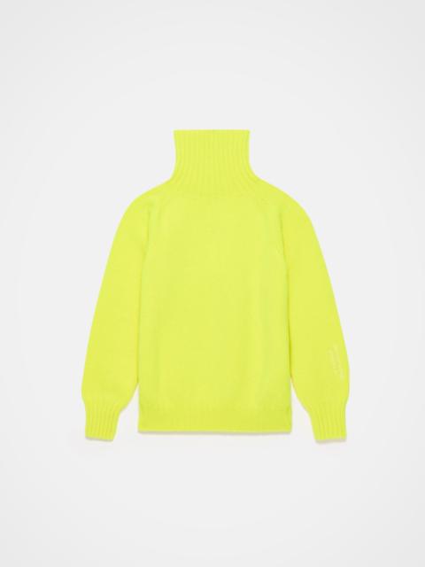 TURTLENECK JUMPER IN NEON YELLOW