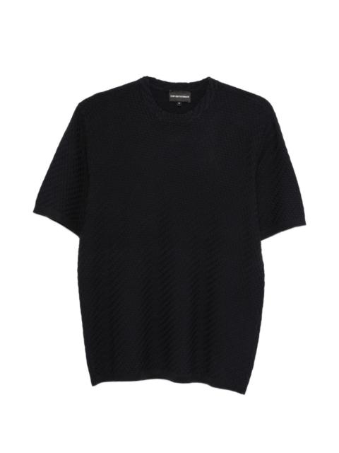 textured T-shirt