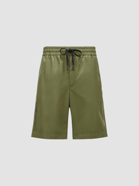 【関税&送料込】Moncler Grenoble Beige Shorts With Logo Patc 19776067_44322017_1000.jpg
