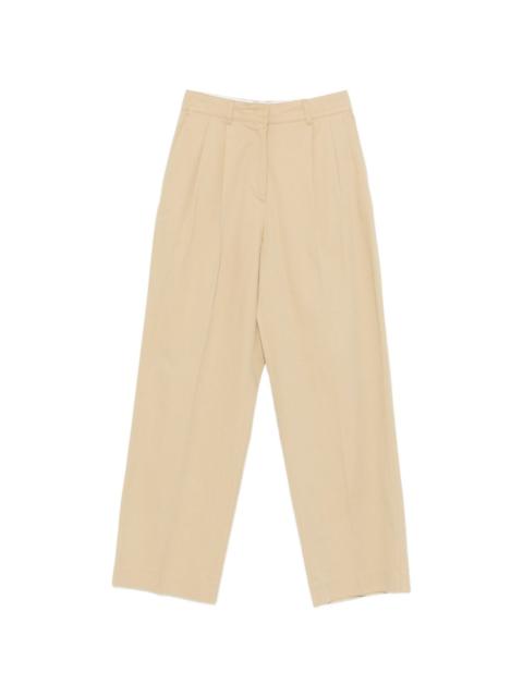 pleated trousers
