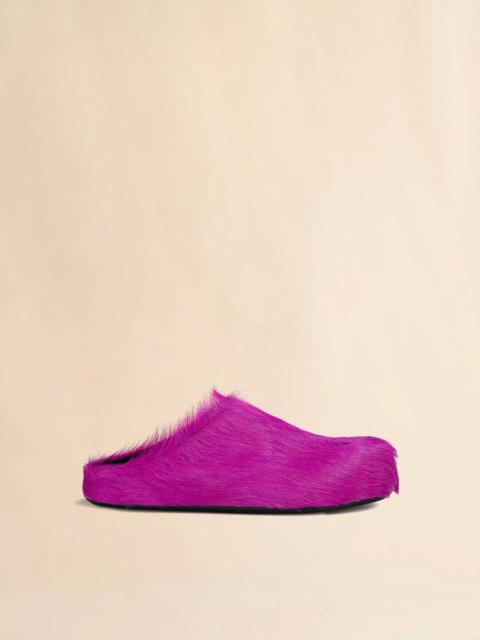 FUCHSIA LONG HAIR CALFSKIN FUSSBETT SABOT