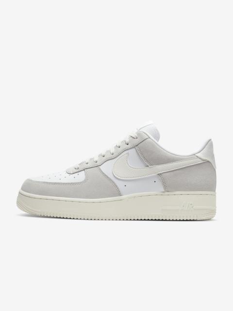 Nike Men's Air Force 1 LV8 Shoes