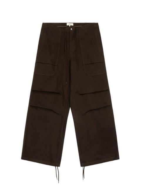 BARREN CARGO BRUNETTE