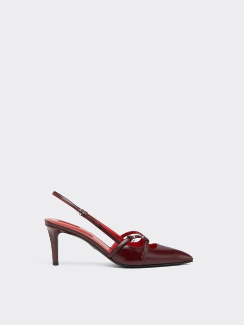 Slingback shoe in shiny leather