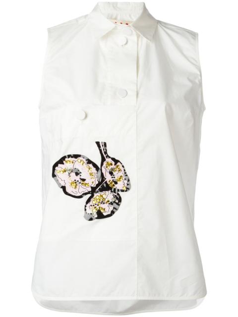 sleeveless appliqué shirt