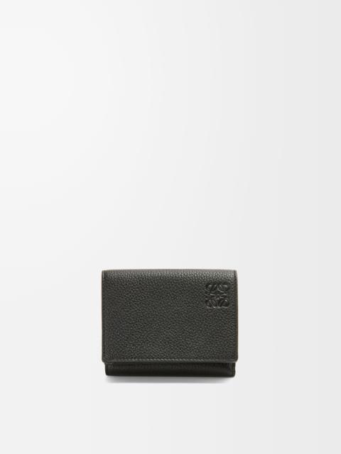 Trifold wallet in soft grained calfskin