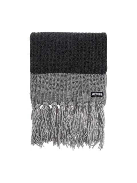 ribbed-knit fringed scarf