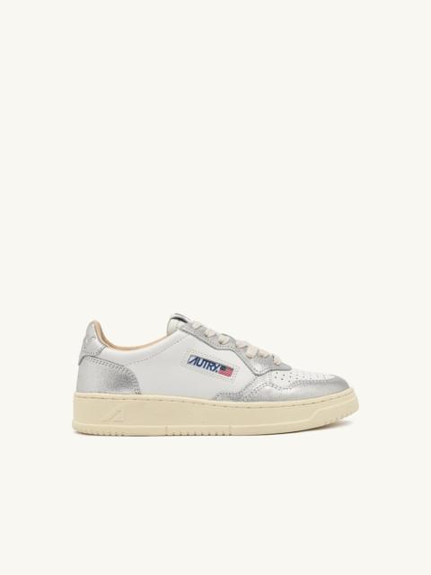MEDALIST LOW BICOLOR SNEAKERS IN WHITE AND SILVER LEATHER