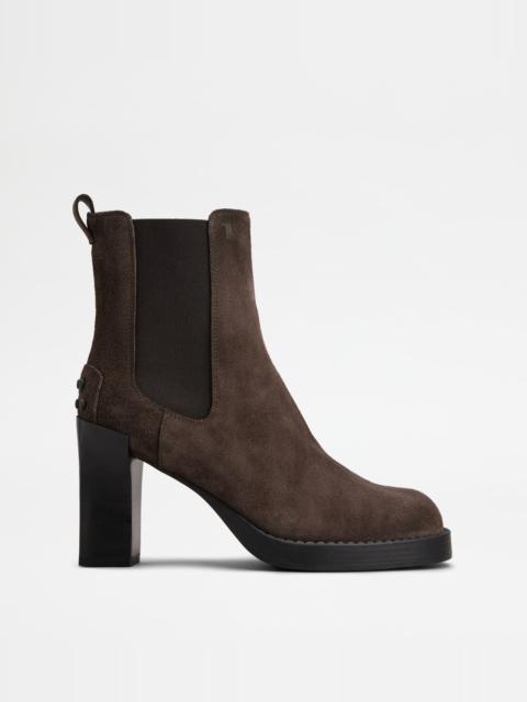 CHELSEA ANKLE BOOTS IN SUEDE - BROWN