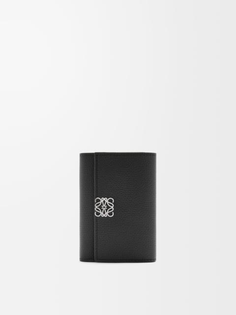 Anagram small vertical wallet in pebble grained calfskin