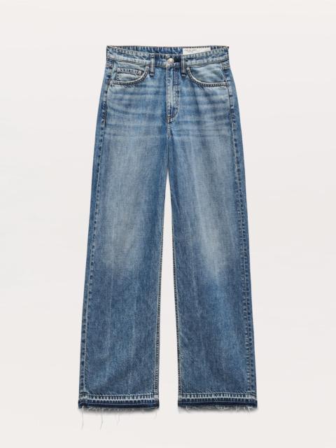 Featherweight Logan Wide-Leg Jeans
Featherweight Denim