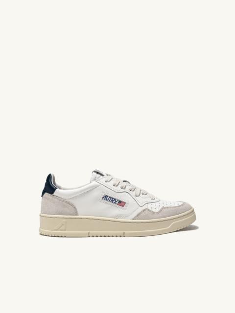 MEDALIST LOW SNEAKERS IN WHITE AND BLUE LEATHER AND BEIGE SUEDE