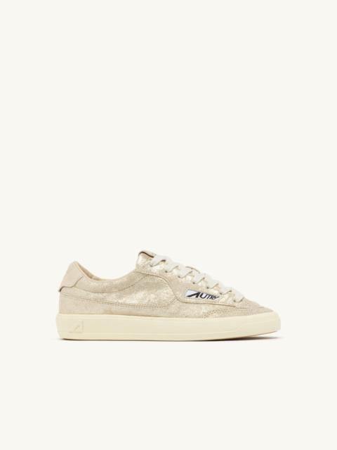 WINDSCAPE LOW SNEAKERS IN PLATINUM AND SAND LAMINATED SUEDE