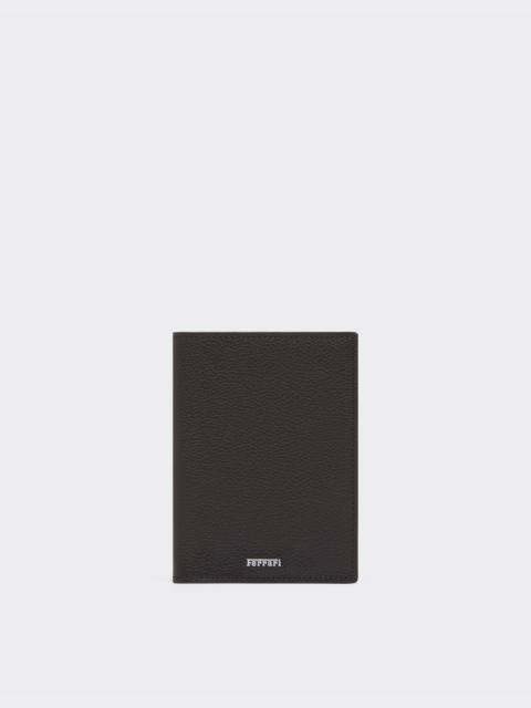 Passport holder in garnet leather