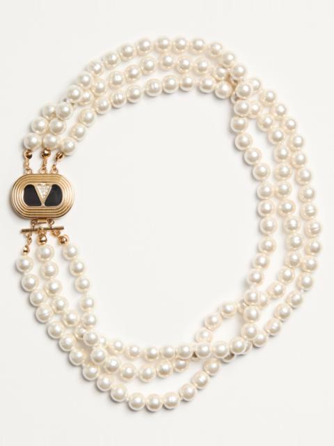 OVAL NECKLACE IN METAL, ENAMEL, PEARLS AND SWAROVSKI® CRYSTALS