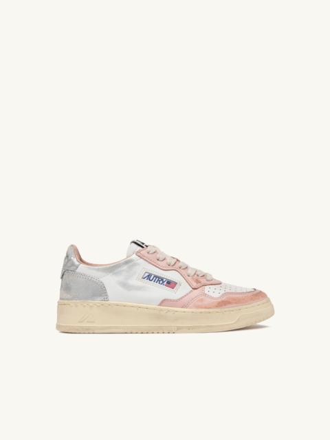 MEDALIST LOW SUPER VINTAGE SNEAKERS IN WHITE POWDER PINK AND SILVER LEATHER