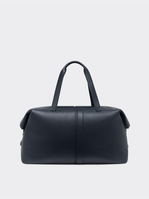 Duffle bag in tumbled leather