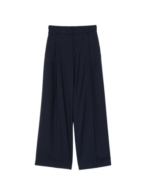 pleated trousers